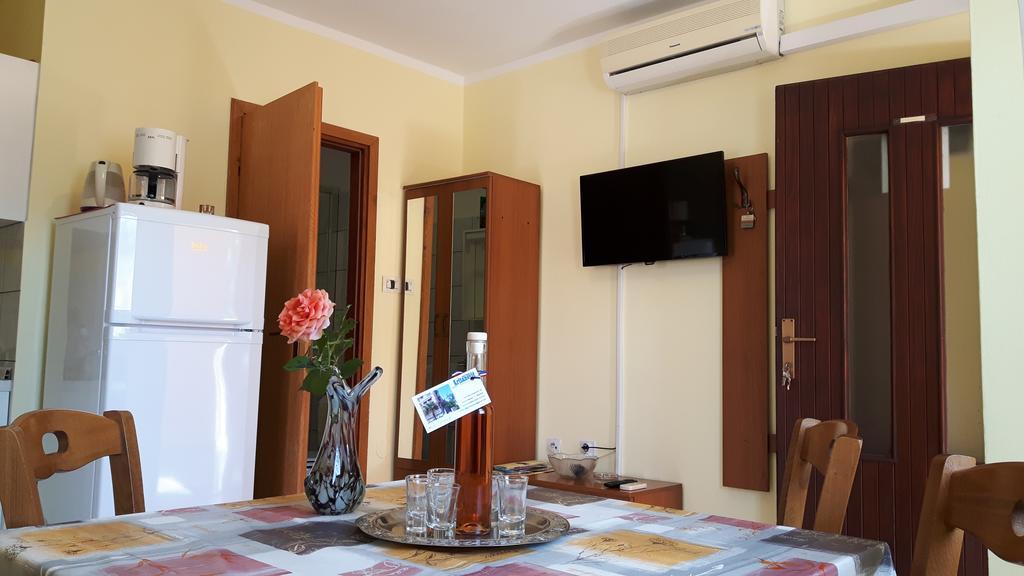 Apartment Krizanovic Malinska Ngoại thất bức ảnh